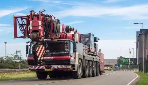 全球最富有吊裝公司 買吊車算什么？3000噸起重機我們自己做！